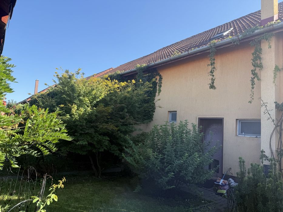 Casa cu etaj Sangeorgiu De Mures 5 camere 2 bai garaj curte 500 m
