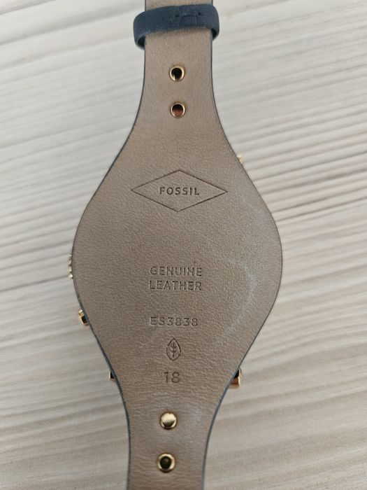 Часовник FOSSIL дамски