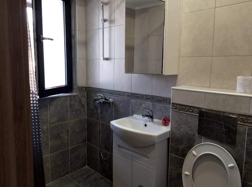 Дава се под наем Едностаен апартамент в Пловдив, Център - 42 кв.м за 350 € - Снимка #3