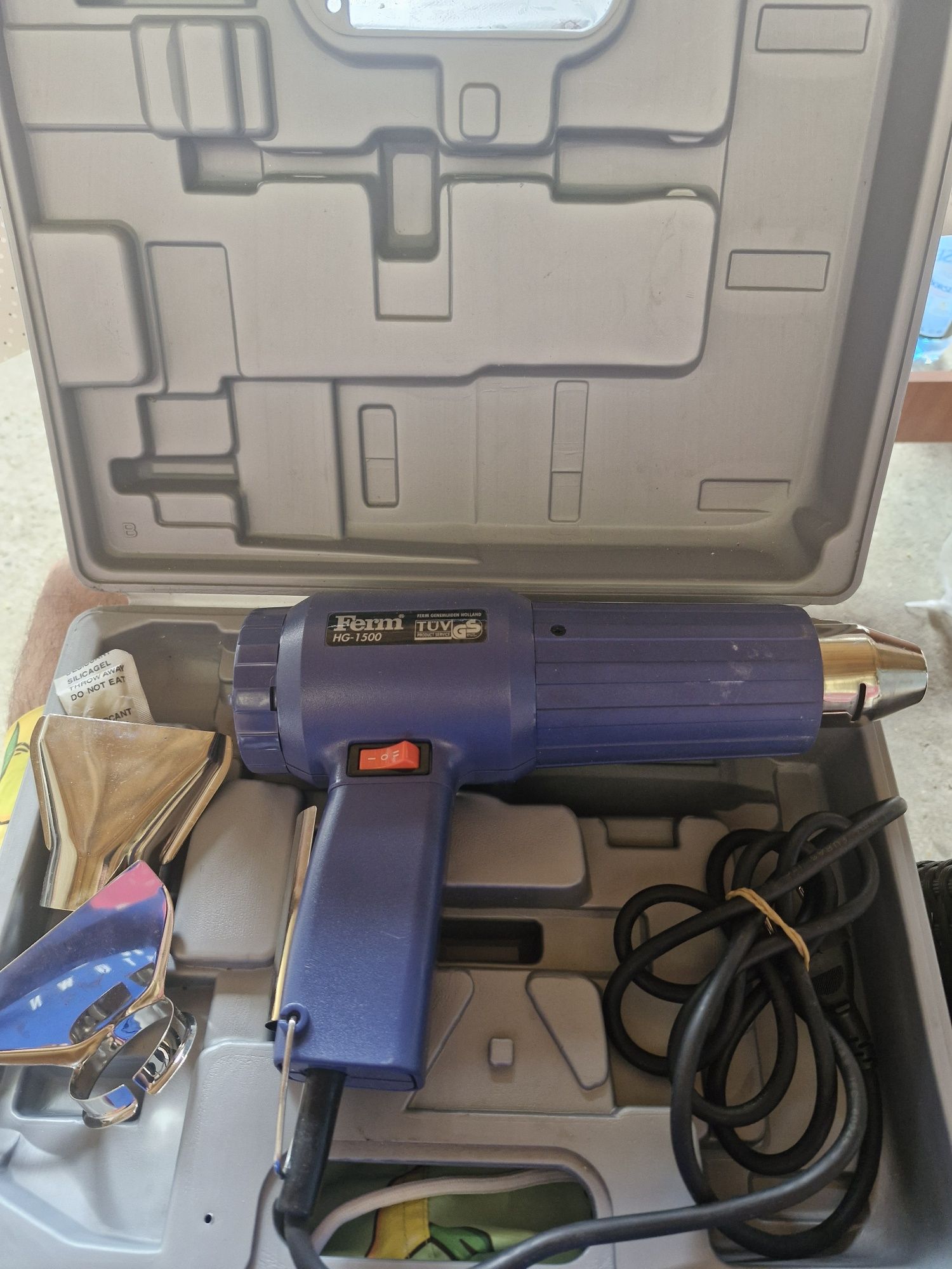 Suflanta aer cald 1500 w