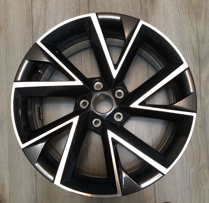 Jante skoda Superb lll L&K 8.0j x 18x 5x112H2 Et 44