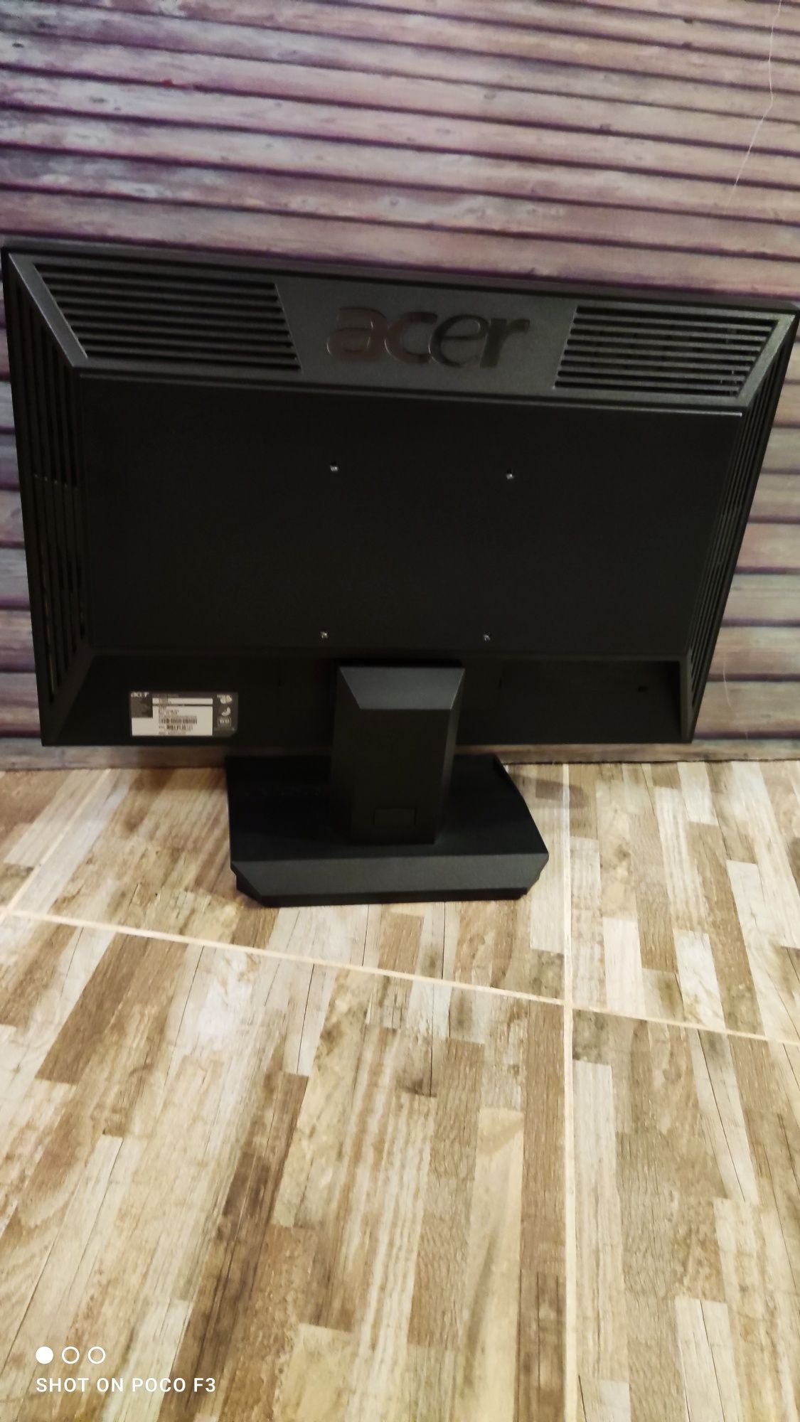 Монитор ACER- 19" в много добро състояние