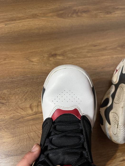 Adidasi Jordan in stare buna