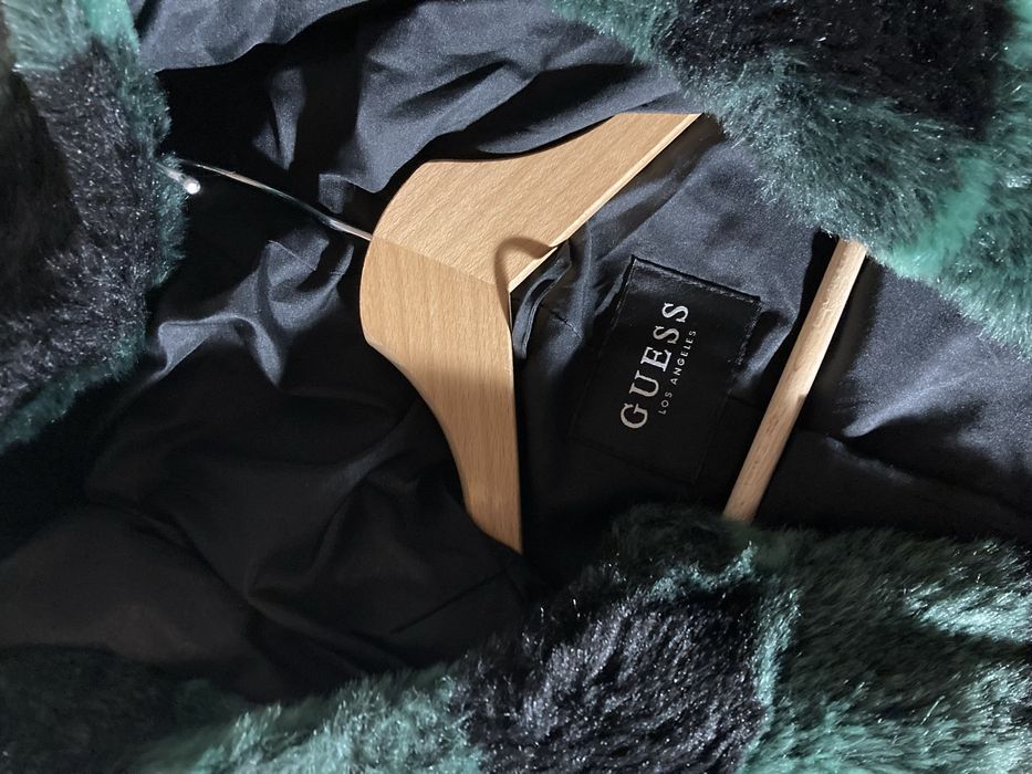 Guess дамско яке размер М