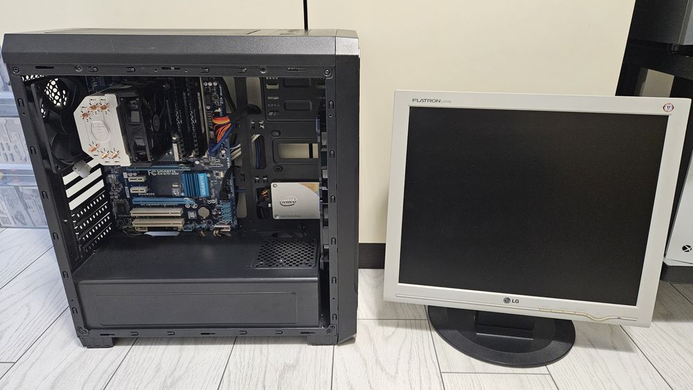 Sistem Desktop I7 cu Accesorii