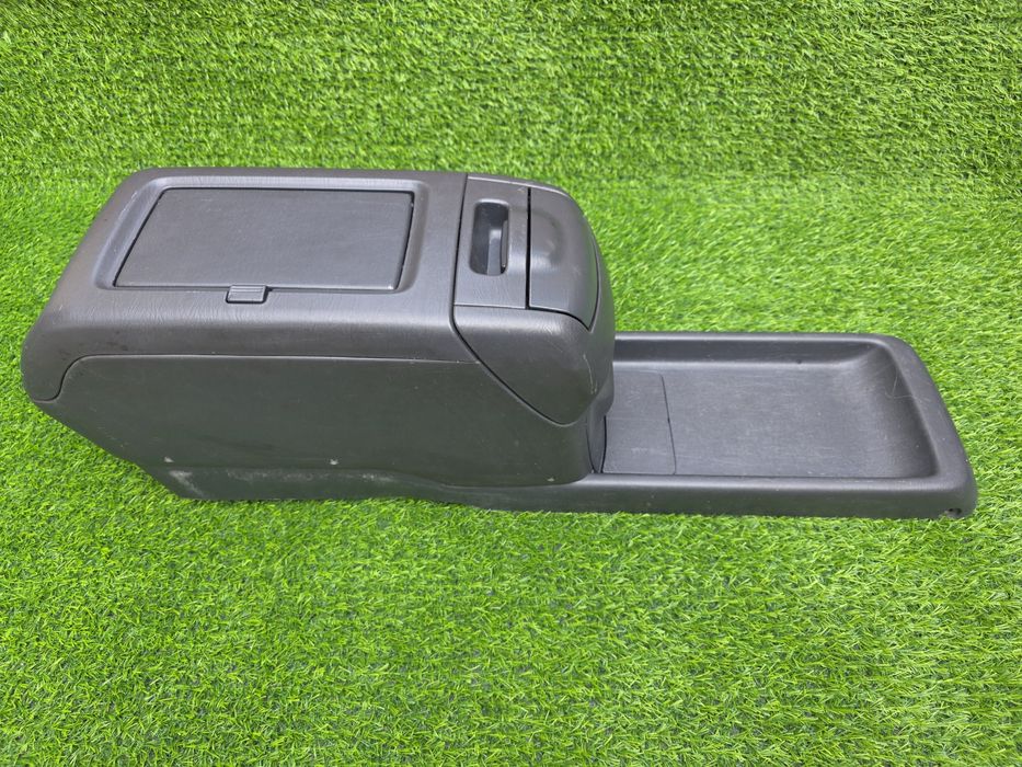 Бардачек между сидений от Lexus RX300, стоял на Honda Odyssey