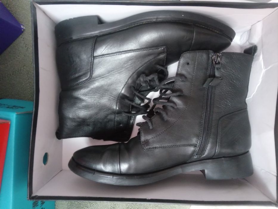 Срочно! Ботинки демисезонные женские