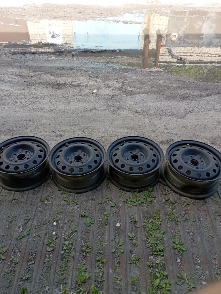 Диски от Мистубиси Галант R 15. 4*113,4