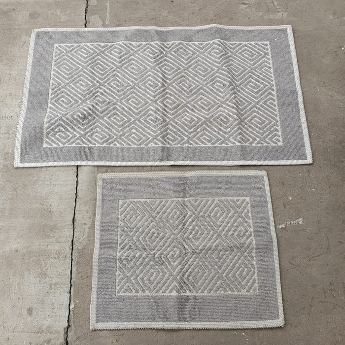 Срочно продам коврики