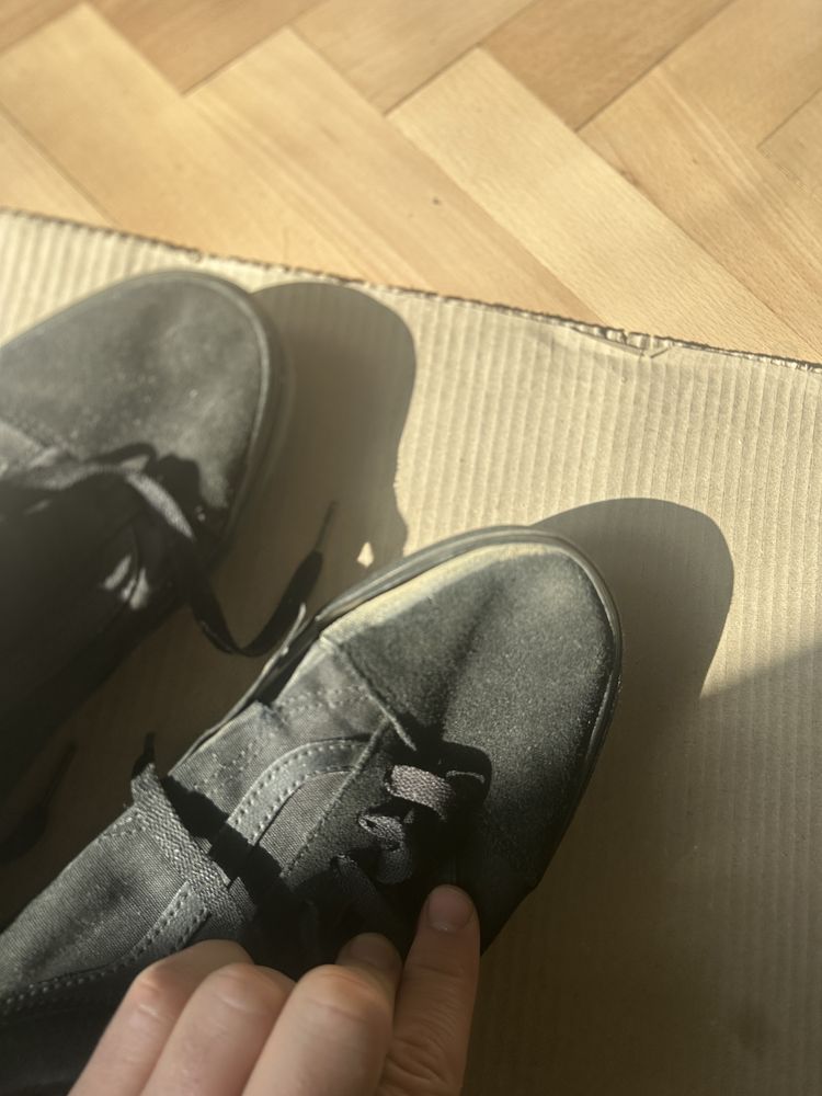 Подарявам мъжки кецове Vans 42.5 номер черни