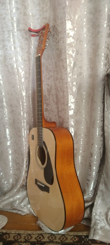 Гитара Yamaha f310
