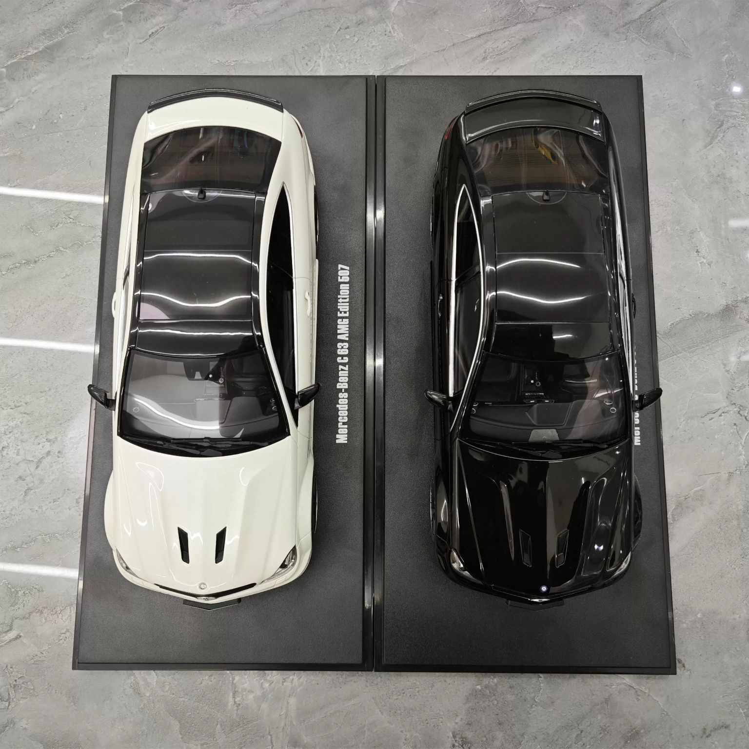 Mercedes Benz W204 AMG C63 1:18 Original Limited Edition - Доста