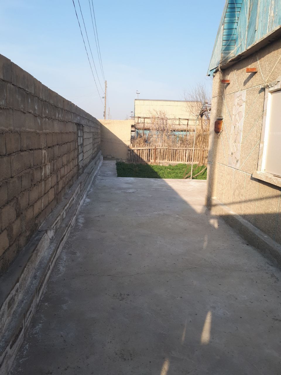 Sazanchik orqasidagi dacha sotiladi 6 so'tiq 2 etajlik 4 honalik