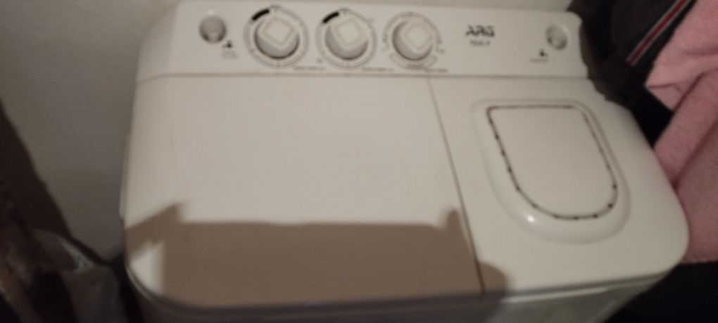 Продам стиральную машинку полуавтомат недорого