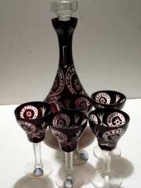 Кристални чаши с графа цветен червен кристал