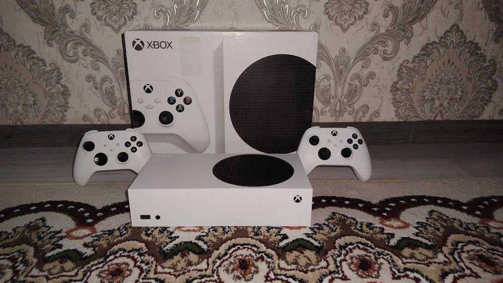 Xbox series s 512гб 2 джойстик игры в идеальном состоянии