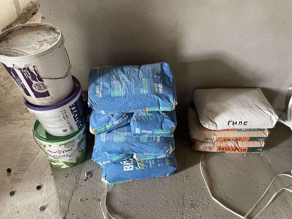 Сухие смеси Глат, наливной пол и гипс