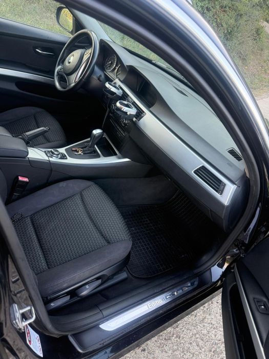 Vand bmw 2011 sau schimb cu microbuz marfa