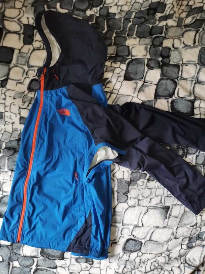 THE NORTH FACE DryVent
Мъжко водоустойчиво яке Перфектно състояние