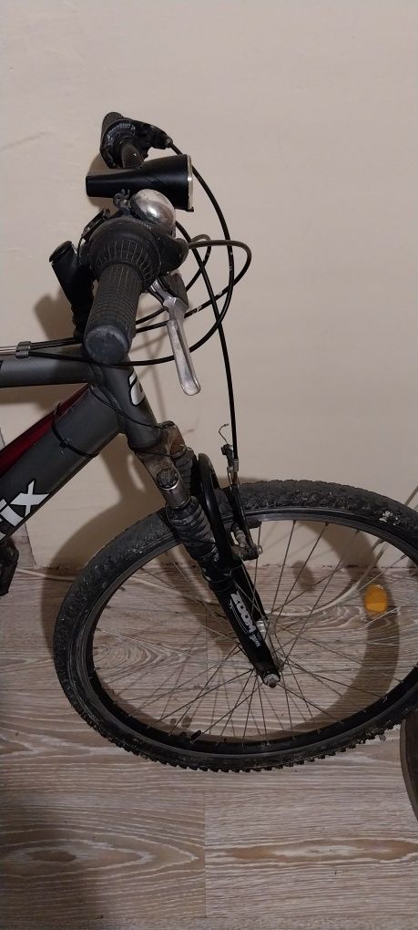 Vând bicicleta în stare foarte bună