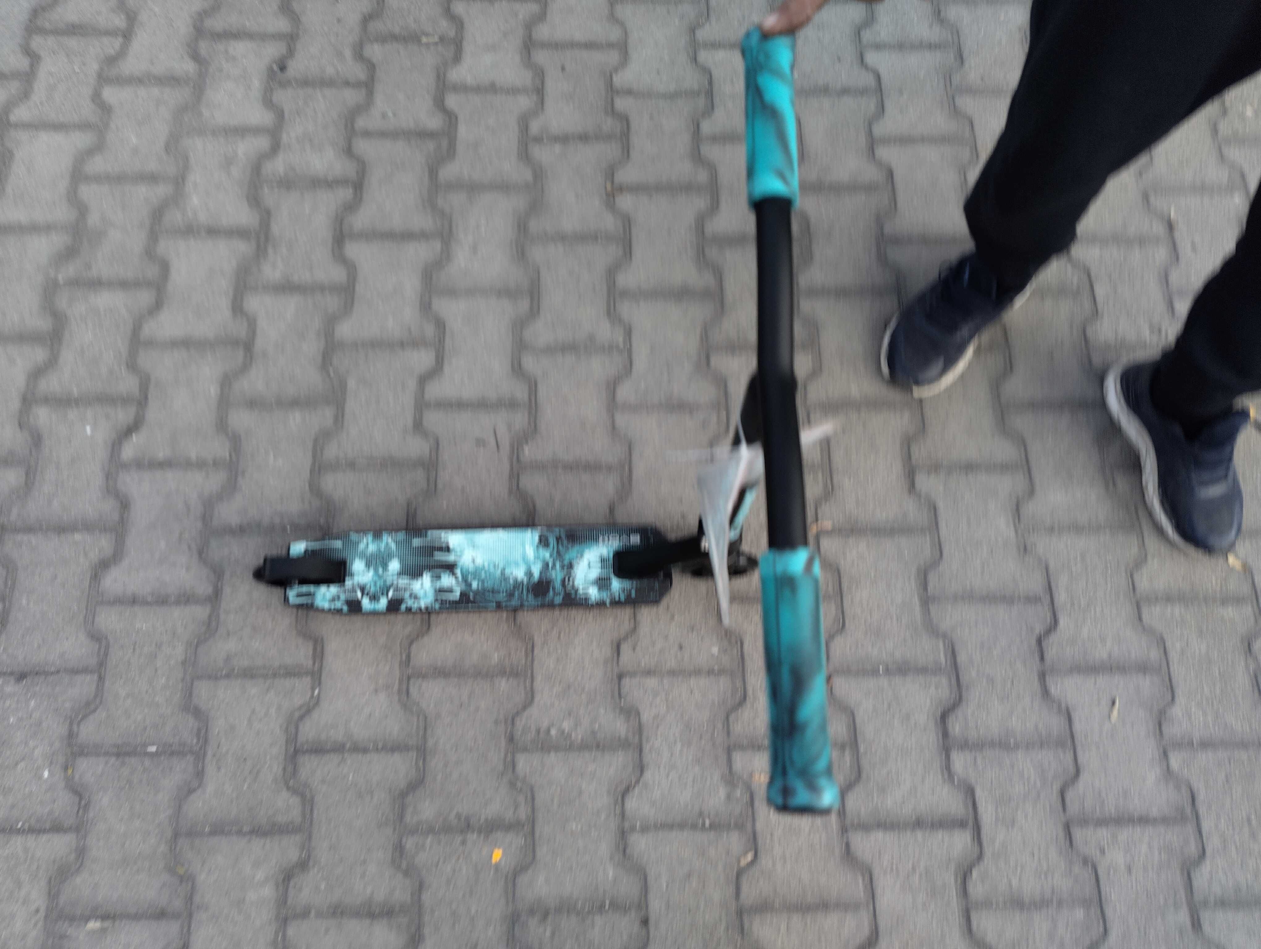 BYOX Детска тротинетка stunt SHOCK син