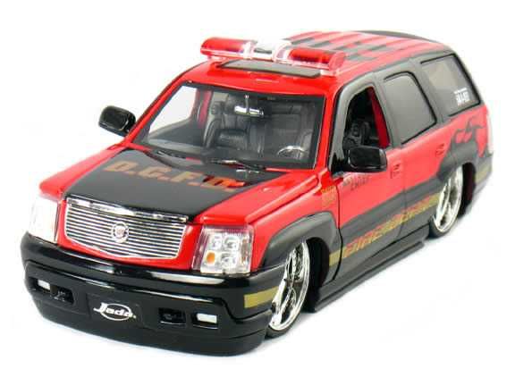 Macheta metalica Cadillac Escalade Fire Department - 1:24 Jada Heat