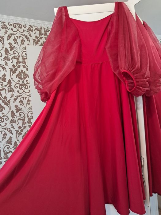 Продам женские платья