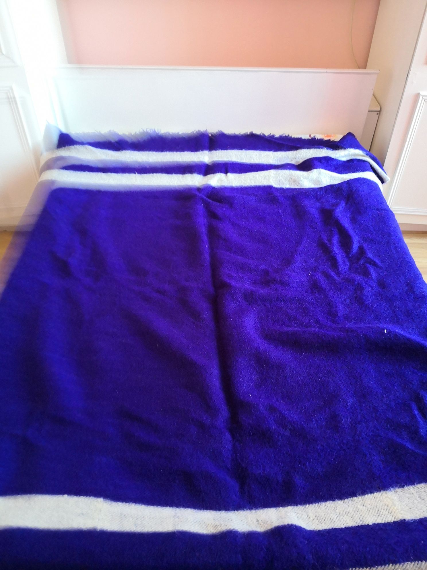 Продавам, Домашно тъкано одеяло от чиста вълна с Естествени цветове.