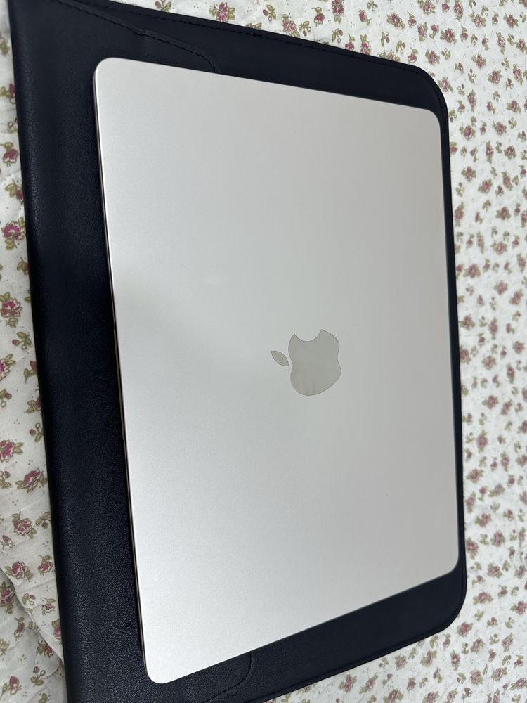 Макбук Apple MacBook Air 13 2022