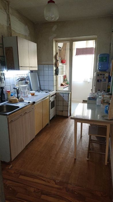 Продается 3ком квартира в Ящнобадском р- не на  ул. Садика Азимова .