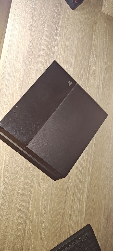 PlayStation 4 slim cu tastatura și mouse