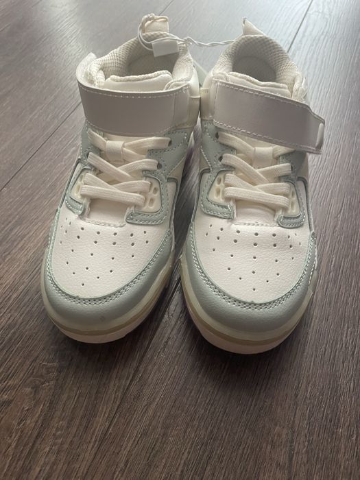 Нови маратонки Zara