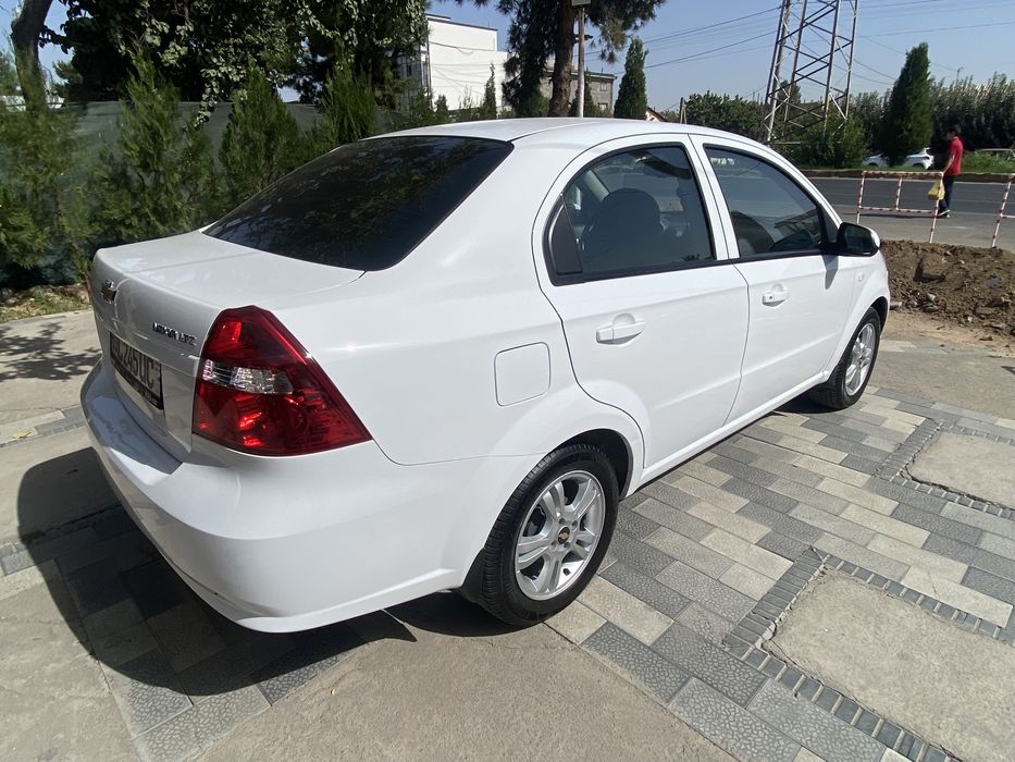 Nexia 3 avtomat yaxshi holatda Arendaga
