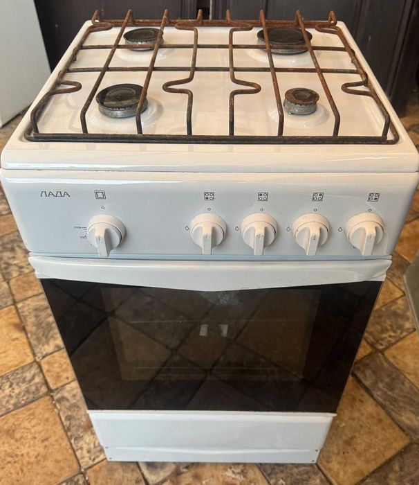 Газовая плита  LADA в отличном состоянии