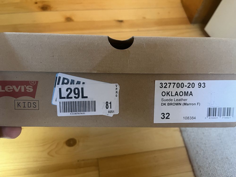 Чисто нови Levis кожени детски момичешки ботуши боти size 32
