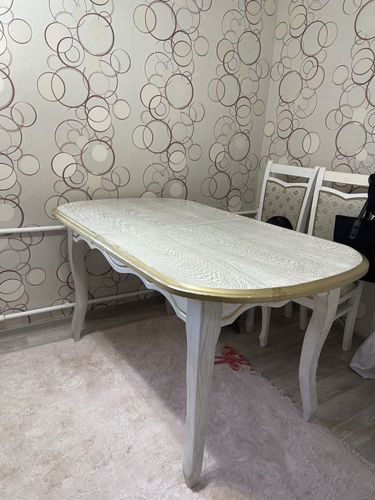 Продается стол со стульями