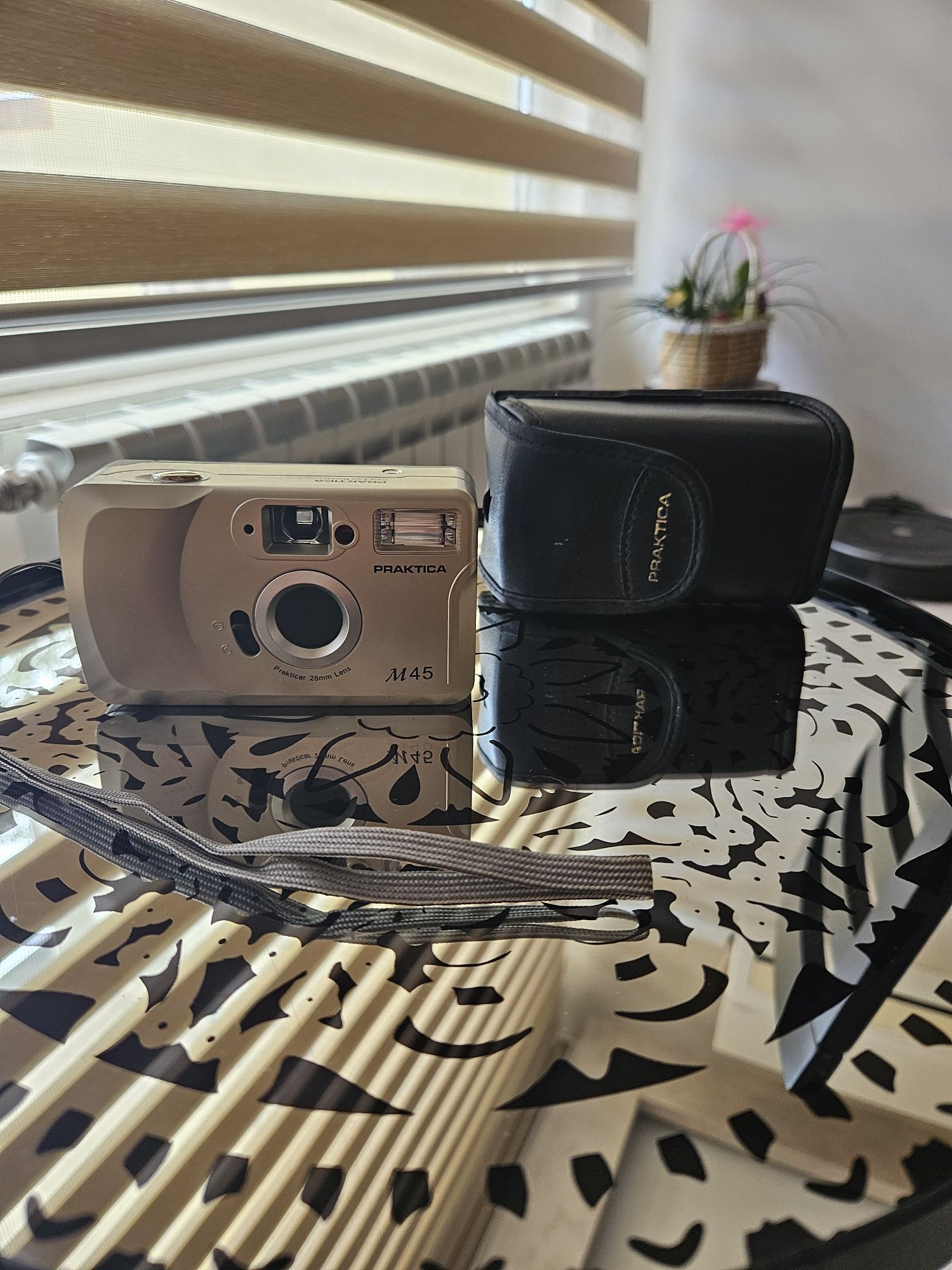 Фотоапарат с лента PRAKTICA