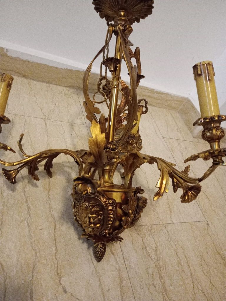 Spectaculos candelabru antic din bronz Dore in stilul Rococo cu 3 braț