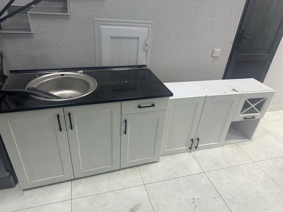 Продается кухня ни пользовались 120 см ширина