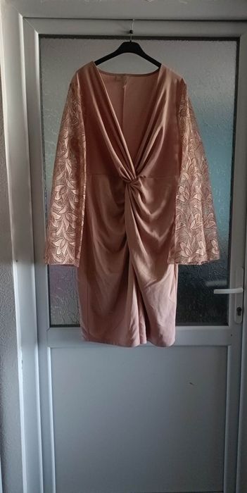 Vând rochii pentru eveniment