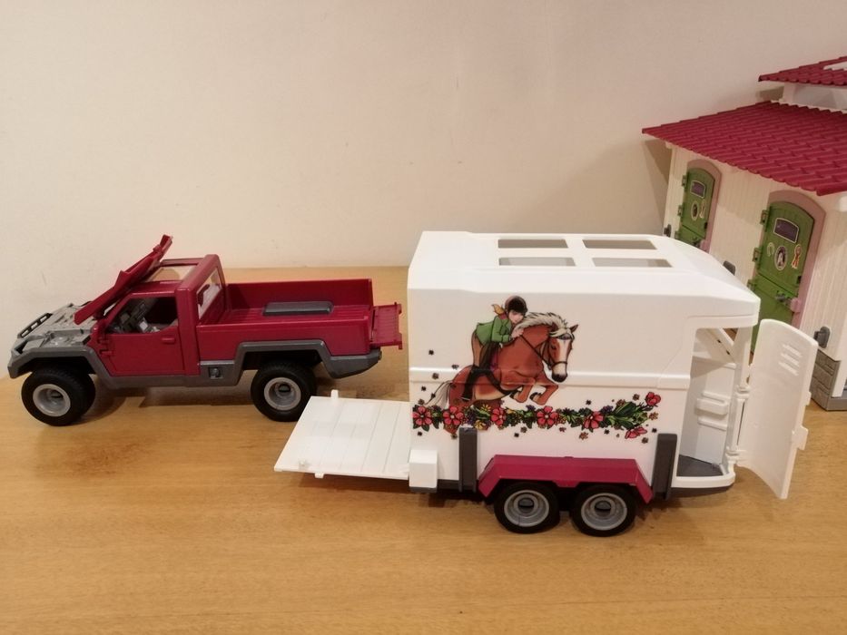 Schleich Farm Life - Комплект Пикап с Фургон за Коне