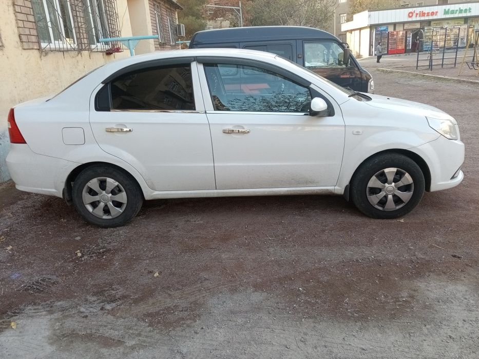 Автомобил нексия 3 сотилади