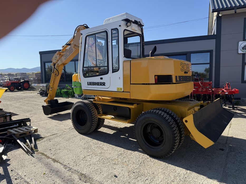 Excavator Liebherr A 308 recent adus