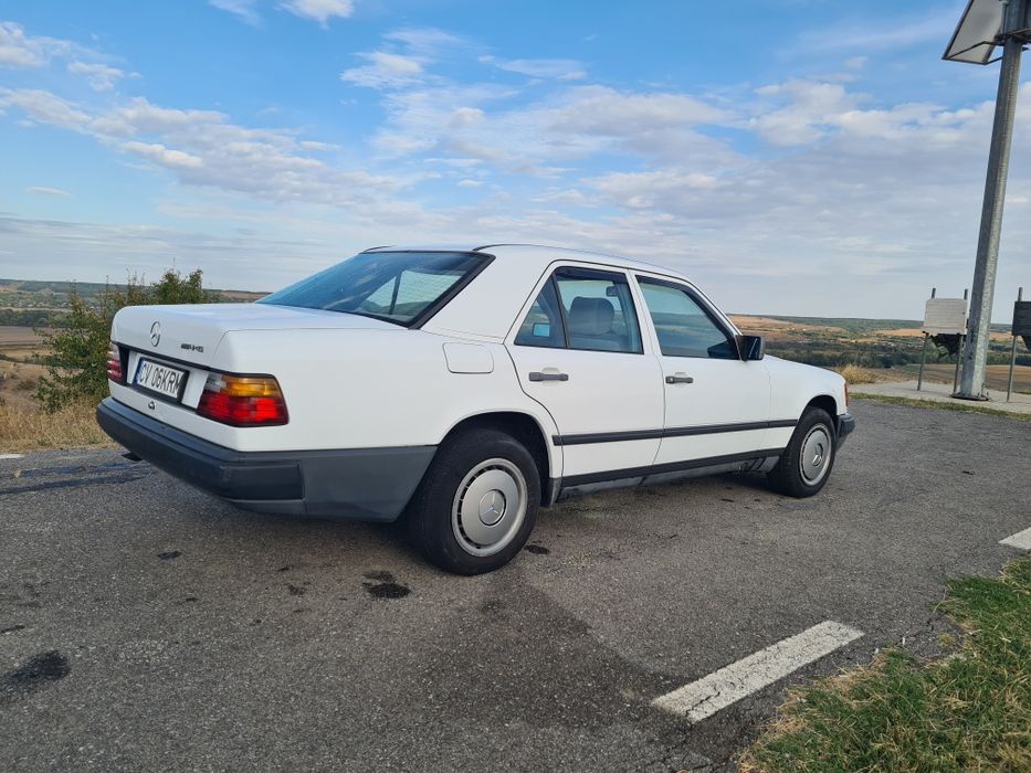 Mercedes W124 200E