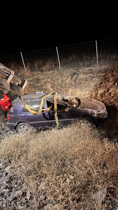 Продам Фольесваген Гольф 3 автомат 1.8 аваринный