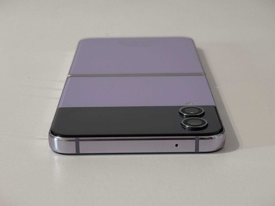 Бартер! Samsung Galaxy Z Flip 4 256GB Lavender (Лилав)