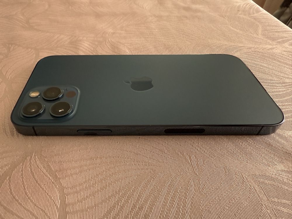 Продавам IPhone 12 pro 256 GB Pacific Blue