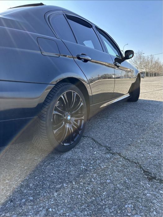 Vand sau schimb Bmw e90 318i an 2011