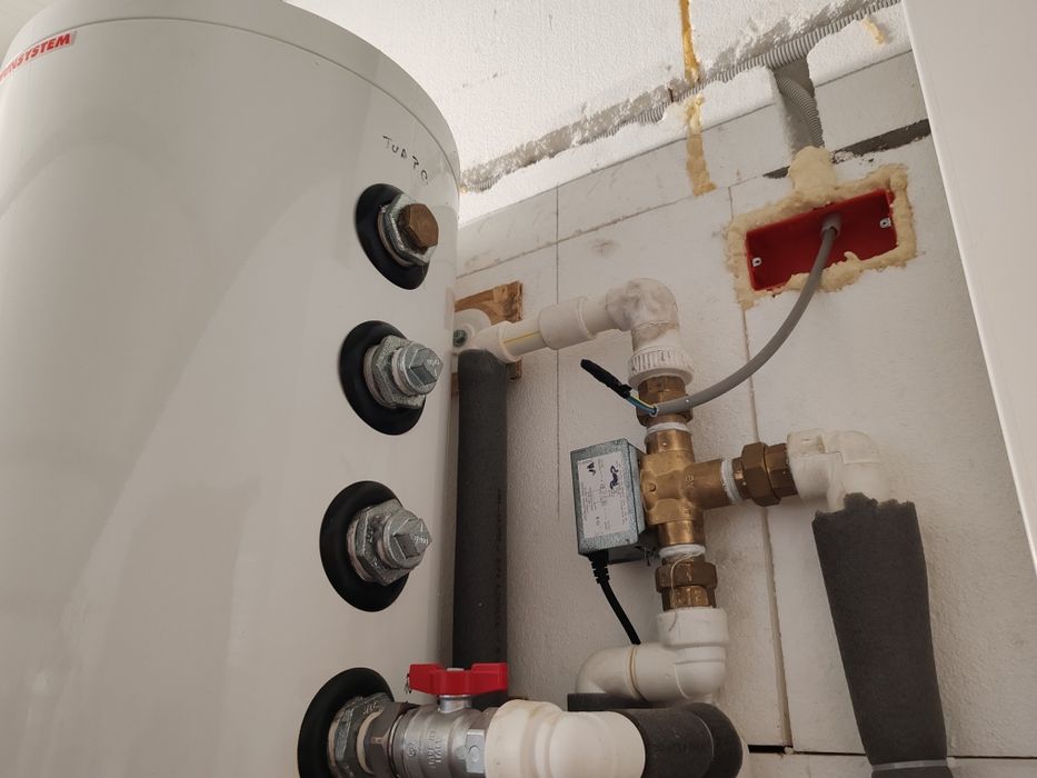 Pompa de căldură aer apa Hitachi 8kw