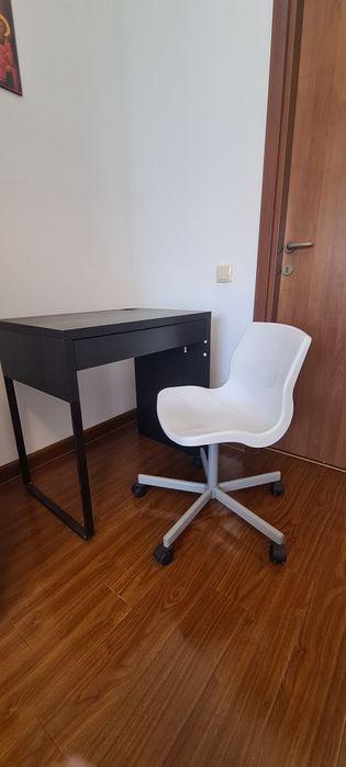 Birou Micke Ikea cu scaun